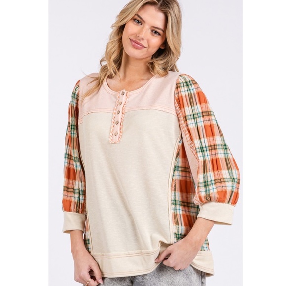 "The Claire" Plaid Contrast 3/4 Sleeve Top - Picture 1 of 4